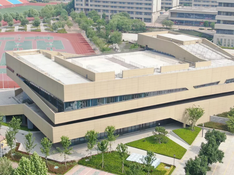 Защо да изберете училищна стоманена сграда за следващия си кампус проект?